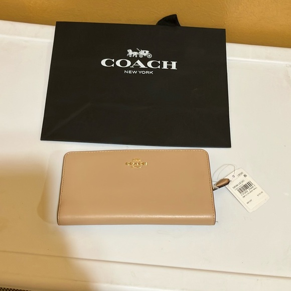 Coach Handbags - CoachSmooth Beechwood leather Skinny Wallet